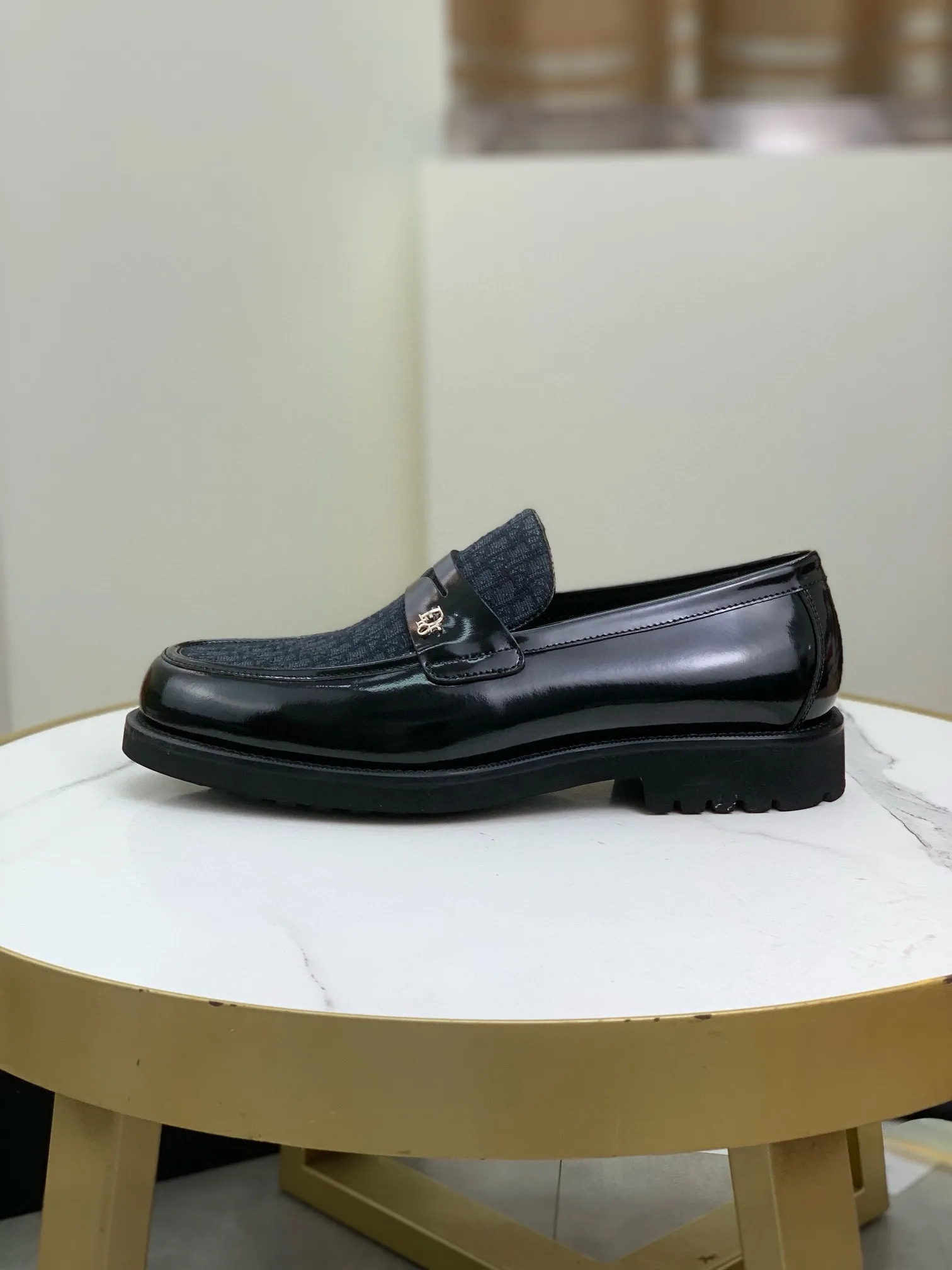 Factory price P860💰Original quality, top version🔱 DIOR——Dior Men's business casual leather shoes, top quality products. 1:1 shipment ⬆️Luxurious and noble👞All imported original brand fabrics, just to create a more comfortable wearing experience, upper: original selected open edge beaded calfskin ➕Top imported water-dyed full cow lining, original light and comfortable foam outsole ✔️Number: 39-44 (38.45 can be customized)